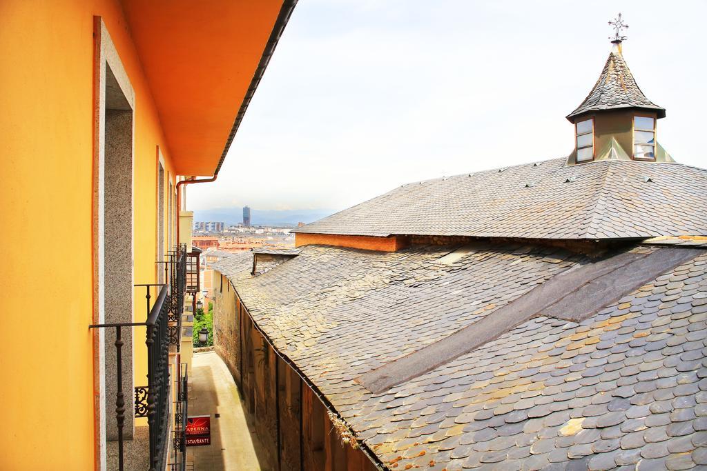 Hotel Los Templarios Ponferrada Exterior photo